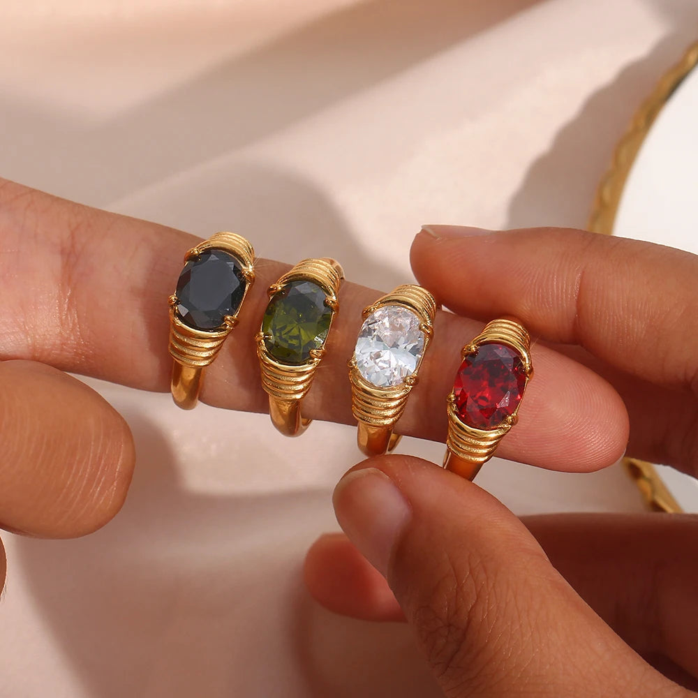 Elegant 18K Gold Zircon Ring